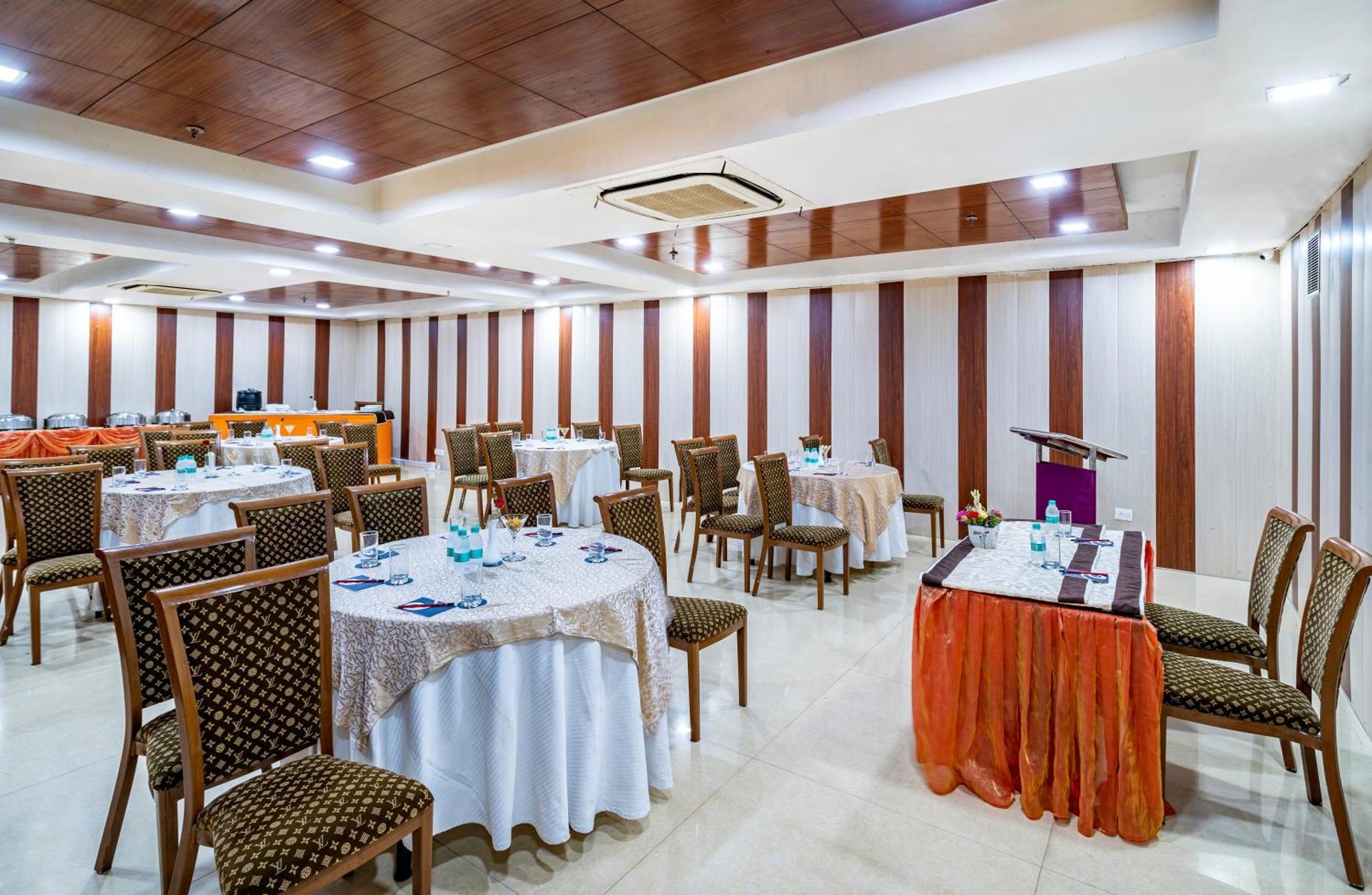 Zip By Spree Hotels Delhi Greater Kailash Нью-Делі Екстер'єр фото